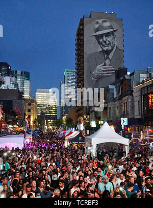 Montréal, Canada, le 8 juin, 2019.Groupe de personnes pour la partie F1 de la rue Crescent à Montréal,Québec,Canada.Credit:Mario Beauregard/Alamy Live News Banque D'Images