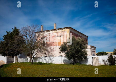 Manoir fortifié typique des Pouilles appelée Masseria. Pouilles, Italie. Banque D'Images