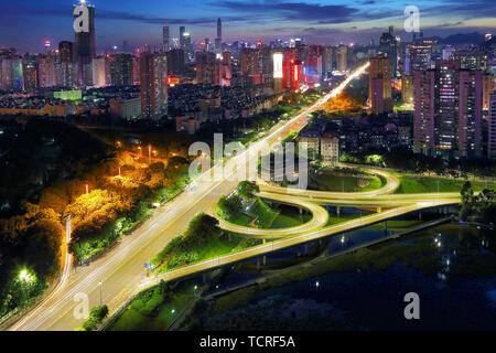 Superbe paysage de nuit de la ville de Luohu à Shenzhen Banque D'Images