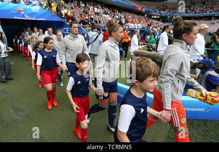 Les joueurs de l'Écosse à pied sur le terrain lors de la Coupe du Monde féminine de la fifa, Groupe d match au stade de Nice. Banque D'Images