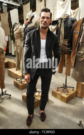 David Gandy assistant à la présentation de la collection Belstaff lors de la London Fashion Week SS20 pour hommes à Hoxton, Docks de Londres. PRESS ASSOCIATION. Photo date : dimanche 9 juin 2019. Crédit photo doit se lire : Isabel Infantes/PA Wire Banque D'Images