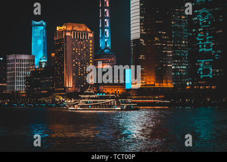 Vue nocturne de la ville de Shanghai Banque D'Images