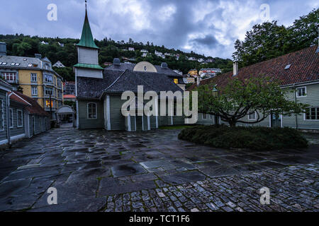 Cour du Musée de la lèpre, l'ancien hôpital Saint Jorgen, un typique bâtiment norvégien de Bergen en Norvège, vieille ville Banque D'Images