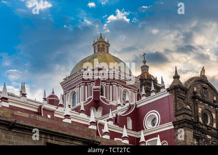 Cathédrale de Puebla est une église catholique romaine de la ville de Puebla, dans l'état de Puebla, au Mexique. Banque D'Images