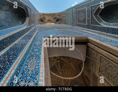 Porte d'entrée et de la façade, à la mosquée de vendredi de Yazd, Iran. Banque D'Images