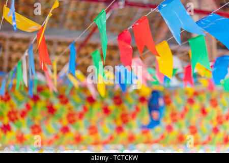 Festa Junina, Sao Joao, parti avec les petits drapeaux colorés et décoratifs balloon il arrive en juin, principalement dans le nord-est du Brésil. Banque D'Images