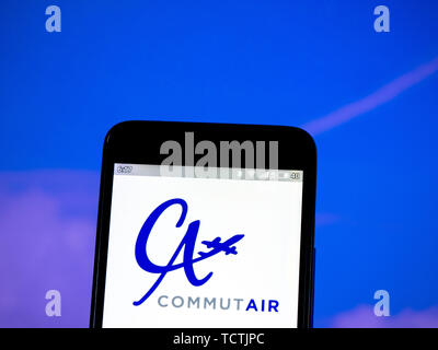 Kiev, Ukraine. 8 juin, 2019. Sur cette photo, l'illustration de CommutAir logo est vu affichée sur un smartphone. Crédit : Igor Golovniov SOPA/Images/ZUMA/Alamy Fil Live News Banque D'Images