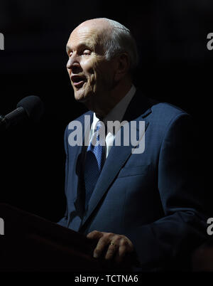 Orlando, Floride. 09Th Juin, 2019. Russell M. Nelson, le 94 ans, président de l'Église de Jésus-Christ des Saints des Derniers Jours, s'adresse aux participants à un centre de dévotion à la Compagnie le 9 juin 2019 à Orlando, Floride. Crédit : Paul Hennessy/Alamy Live News Banque D'Images