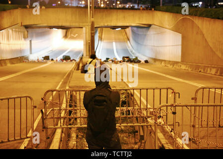 Hong Kong, Chine. 10 Juin, 2019. Hong Kong, Chine - le 10 juin 2019. On estime que 1 millions de personnes sont descendues dans les rues de Hong Kong pour manifester contre un projet de loi sur l'extradition controversée. Gonzales : Crédit Photo/Alamy Live News Banque D'Images