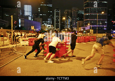 Hong Kong, Chine. 10 Juin, 2019. Hong Kong, Chine - le 10 juin 2019. On estime que 1 millions de personnes sont descendues dans les rues de Hong Kong pour manifester contre un projet de loi sur l'extradition controversée. Gonzales : Crédit Photo/Alamy Live News Banque D'Images