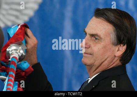 Brasilia, Brésil. 10 Juin, 2019. DF - Brasilia - 10/06/2019 - 20 ans Ministère de la Défense - Président de la République Bolsonaro Jaďr, lors d'une cérémonie pour commémorer le 20e anniversaire du ministère de la Défense Photo : Mateus Bonomi/AGIF : Crédit AGIF/Alamy Live News Banque D'Images