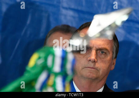 Brasilia, Brésil. 10 Juin, 2019. DF - Brasilia - 10/06/2019 - 20 ans Ministère de la Défense - Président de la République Bolsonaro Jaďr, lors d'une cérémonie pour commémorer le 20e anniversaire du ministère de la Défense Photo : Mateus Bonomi/AGIF : Crédit AGIF/Alamy Live News Banque D'Images