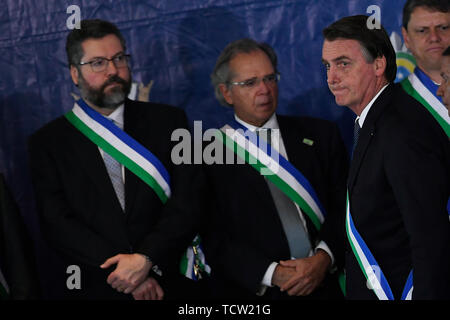Brasilia, Brésil. 10 Juin, 2019. DF - Brasilia - 10/06/2019 - 20 ans Ministère de la Défense - Président de la République, avec Bolsonaro Jaďr, Ministre Paulo Guedes et Ministre des affaires étrangères de l'Ernesto Araujo à la cérémonie célébrant le 20e anniversaire du ministère de la Défense Photo : Mateus Bonomi/AGIF : Crédit AGIF/Alamy Live News Banque D'Images