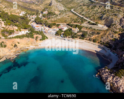 Vue aérienne de la Granadella cove beach à Javea, Espagne Banque D'Images