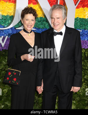 9 juin 2019 - New York City, New York, États-Unis - acteur Annette Bening et Warren Beatty assister à la 73e assemblée annuelle tenue Tony Awards au Radio City Music Hall. (Crédit Image : © ZUMA/Kaszerman Nancy fil) Banque D'Images