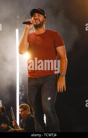 9 juin 2019 - Nashville, Tennessee, États-Unis - 09 juin 2019 - Nashville, Tennessee - Luke Bryan. 2019 CMA Music Fest Concert Soirée tenue au Nissan Stadium. Crédit photo : Frederick Breedon/AdMedia (crédit Image : © Frederick Breedon/AdMedia via Zuma sur le fil) Banque D'Images