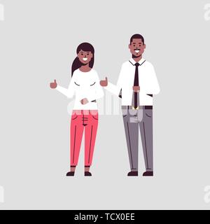 Happy young man woman holding la main avec pouce geste vers le couple collègues se tenant ensemble un travail d'équipe réussi concept télévision Illustration de Vecteur