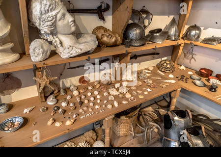 Cabinet en artefacts atelier de l'artiste salle d'étude utilisée par maîtres peintres néerlandais au 17ème siècle à Amsterdam Banque D'Images