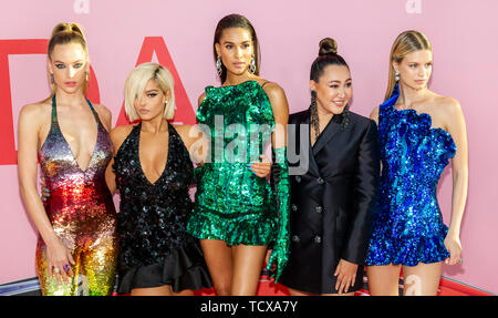 New York, NY - 03 juin, 2019 : Hannah Ferguson, Bebe, Rexh Cindy Bruna, Angelys Balek et Nadine Leopold assister 2019 CFDA Fashion Awards au Brooklyn Mu Banque D'Images