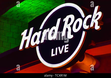 Orlando, Floride. 05 février, 2019. Hard Rock Live logo sur fond coloré à Universal Studios Area. Banque D'Images