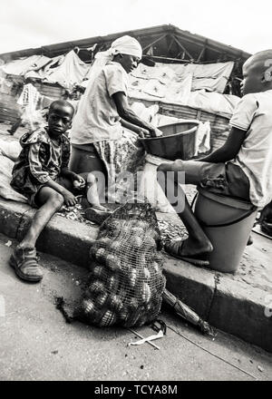 L'Afrique, Zimbabwe, Harare, villes, transports, marchés, supermarchés, des sculptures, des bâtiments, des bâtiments, des routes, des routes, les fruits, les légumes, les gens, la vie, l'architecture, des capitaux Banque D'Images