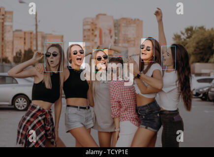 La reconnaissance faciale en photographie en utilisant l'intelligence artificielle Banque D'Images