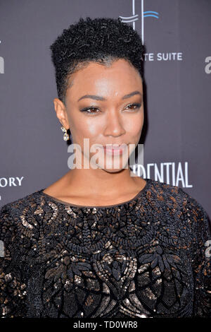 Sonequa Martin-Green au Los Angeles Magazine confidentiel à l'Hôtel Prix Impact de la ligne. Los Angeles, l'utilisation dans le monde entier 09.06.2019 | Banque D'Images