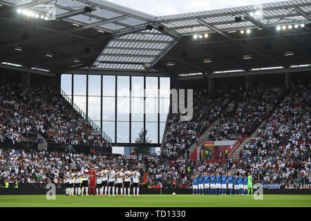 Mainz, Allemagne. 11 Juin, 2019. Minute de silence. GES/football/Qualification Euro : Allemagne - Estonie, 11.06.2019 Football/soccer : qualificatifs européens : l'Allemagne contre l'Estonie, Mayence, le 11 juin 2019 | dans le monde l'utilisation de crédit : afp/Alamy Live News Banque D'Images
