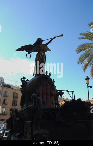 Le 3 juin 2018. Valence, Espagne. La figure de la renommée tenant une trompette dans sa main sur le rocher de la renommée de l'un des flotteurs (connu sous le nom de Rocas) du Corpus Chri Banque D'Images