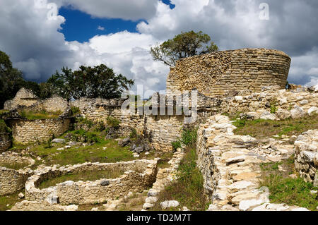 Pérou, Kuelap appariés sur grandeur seulement par le Machu Picchu, cette ville citadelle en ruine dans les montagnes près de Chachapoyas. Banque D'Images