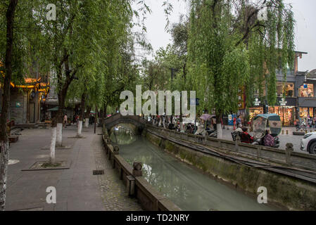 Paysage urbain de la ville de Dujiangyan, province du Sichuan, Chine Banque D'Images