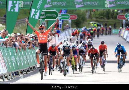 L'équipe de Marianne Vos du CCC - Liv remporte l'étape deux de l'OVO Energy féminin. Banque D'Images