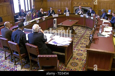 Monsieur Lenny Henry porter témoignage à la Chambre des Lords comité des communications à Westminster à Londres, il a dit que les radiodiffuseurs britanniques ont besoin d'un espace sûr pour les minorités d'exprimer leurs sentiments sans crainte 'la corde'. Banque D'Images