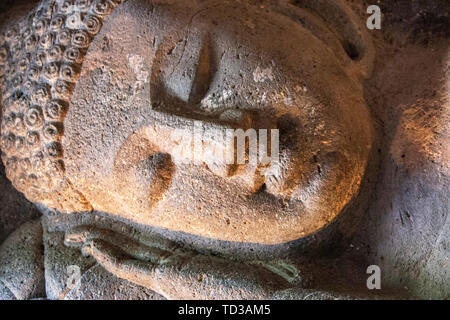 Chef de Mahaparinirvana Bouddha (Bouddha couché) sur le mur de la grotte 26 (5e siècle), les grottes d'Ajanta Aurangabad, Maharashtra, Inde, état Banque D'Images