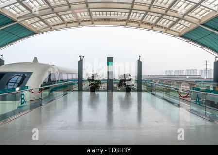 Shanghai Maglev Train Longyang Road la plate-forme Banque D'Images