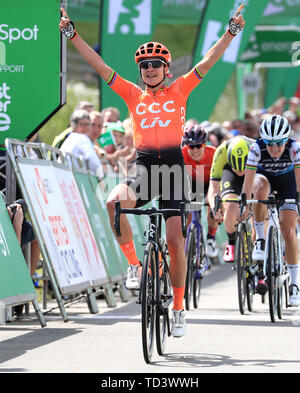 L'équipe de Marianne Vos du CCC - Liv remporte l'étape deux de l'OVO Energy féminin. Banque D'Images