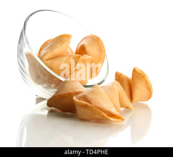 Fortune cookies dans bol, isolated on white Banque D'Images