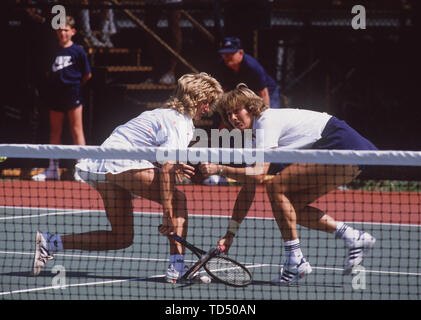 Vancouver, Canada. 12 Juin, 2019. Steffi GRAF célèbre son 50e anniversaire le 14 juin 2019, 02SN FedCup1987SP.jpg Vancouver 1987 : coupe des fédérations de tennis Steffi GRAF (à gauche) et Claudia VILLES-KILSCH double féminin, l'Allemagne, l'action, 15.08.1987. Utilisation dans le monde entier | Credit : dpa/Alamy Live News Banque D'Images