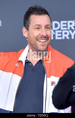 Los Angeles, USA. 10 Juin, 2019. Adam Sandler, de la première de l'Netflix film "meurtre mystère" au Regency Village Theatre. Los Angeles, 10.06.2019 | Conditions de crédit dans le monde entier : dpa/Alamy Live News Banque D'Images