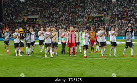 Mainz, Allemagne. 11 Juin, 2019. L'équipe allemande tient à remercier les fans, 11.06.2019, Mayence, Soccer, Landerspiel Germany-Estland,,, DFB/DFL RÈGLEMENT INTERDIT TOUTE UTILISATION DE PHOTOGRAPHIES COMME DES SÉQUENCES D'IMAGES ET/OU QUASI-vidéo. Utilisation dans le monde entier | Credit : dpa/Alamy Live News Banque D'Images