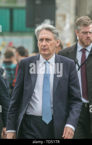 Londres, Royaume-Uni. 12 Juin, 2019. Chancelier de l'Échiquier Philip Hammond arrive au Parlement le jour Boris Johnson lance sa course au leadership du parti conservateur et le Parti du Travail s'apprête à déposer une motion inter-partis pour essayer d'empêcher un futur premier ministre poussant au moyen d'un Brexit no-traiter contre la volonté des députés Crédit : amer ghazzal/Alamy Live News Banque D'Images