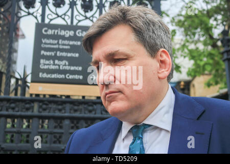 Londres, Royaume-Uni. 12 Juin, 2019. Kit Malthouse Conservateur Député de North West Hampshire arrive au Parlement le jour Boris Johnson lance sa course au leadership du parti conservateur et le Parti du Travail s'apprête à déposer une motion inter-partis pour essayer d'empêcher un futur premier ministre poussant au moyen d'un Brexit no-traiter contre la volonté des députés. Kit Malthouse annoncée le 27 mai 2019qu'il était dans la direction du parti conservateur l'élection et une semaine plus tard, a annoncé le 4 juin qu'il se retirait de la course Credit : amer ghazzal/Ala Banque D'Images