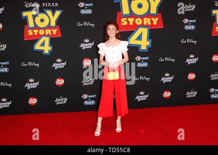 Anna Cathcart au niveau des arrivées pour TOY STORY 4 Premiere, El Capitan Theatre, Los Angeles, CA, 11 juin 2019. Photo par : Priscilla Grant/Everett Collection Banque D'Images