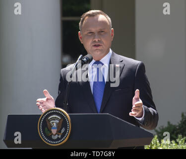 Washington DC, USA. 12 Juin, 2019. Le Président Andrzej Duda de la République de Pologne, fait les commentaires comme il et le Président des Etats-Unis, Donald J. Trump procéder à une conférence de presse conjointe dans la roseraie de la Maison Blanche à Washington, DC le mercredi 12 juin, 2019. Credit : Ron Sachs/CNP Crédit : Ron Sachs/CNP/ZUMA/Alamy Fil Live News Banque D'Images