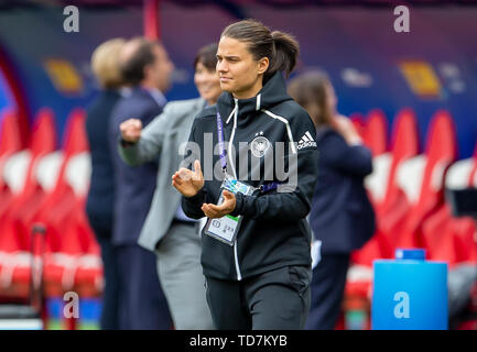 Valenciennes, France. 12 Juin, 2019. France, Marseille, Stade du Hainaut, 12.06.2019, Football - Coupe du Monde féminine de la FIFA - Allemagne - Espagne Credit : vl les blessés Dzsenifer Marozsan (Allemagne, #  10) | Le monde d'utilisation/dpa/Alamy Live News Banque D'Images