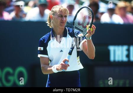 Paris, Frankreich. 10 Sep, 2015. Tennis : Open de France Paris 05/1999 Steffi Graf Stefanie Steffanie Service de promotion de l'utilisation finale dans le monde entier | Crédit : dpa/Alamy Live News Banque D'Images