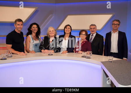 Micky Beisenherz Söngül, Çetinkaya, Bettina Gaus, Sandra Maischberger, Hildegard Jagodschinski, Herbert Reul, Gabor Steingart dans der ARD-émission-'mai Banque D'Images