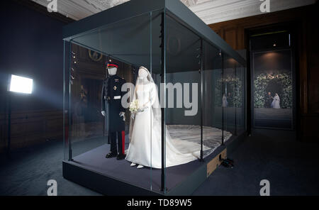 Une exposition spéciale "un mariage royal : le duc et la duchesse de Kent' avec un affichage de Leurs Altesses Royales' à des tenues de mariage avec le palais de Holyroodhouse, Édimbourg. L'exposition sera ouverte au public le vendredi 14 juin, 2019. Banque D'Images