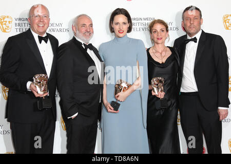 Le BAFTA Television Awards - Arrivals Chambres avec : Colin Wratten, Harry Bradbeer, Phoebe Waller-Bridge, Kim Bodnia, Sally Woodward Gentle, Jodie Comer, Fiona Shaw Où : London, Royaume-Uni Quand : 12 mai 2019 Credit : Lia Toby/WENN.com Banque D'Images