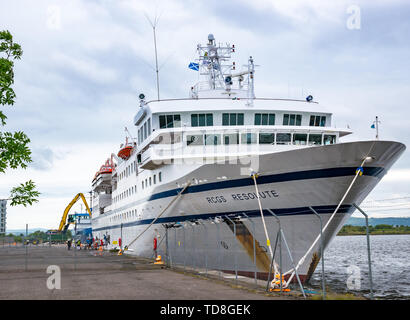 Bateau de croisière passagers expédition polaire Resolute SGRC exploités par un seul océan, amarré quai de Leith, Édimbourg, Écosse, Royaume-Uni Banque D'Images